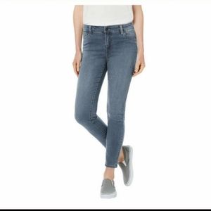 BUFFALO DAVID BITTON AUBREY JEAN SIZE 6